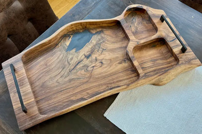 Holz Servierbrett aus Walnuss mit schwarzen Griffen für BBQ und Küche