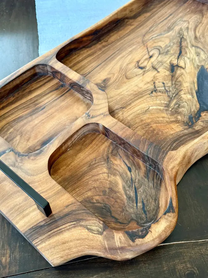 Wooden serving tray with compartments, perfektes Servierbrett Walnuss für BBQ und Küche