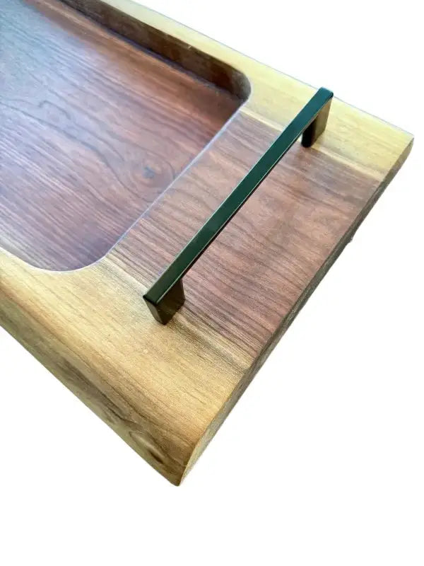 Holz Servierbrett XXL aus Nussbaum mit dunklem Metallgriff für Grill und Catering