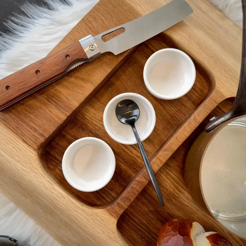 Holzbrett mit Einfräsungen für Snacks, Burger und Beilagen – UNIKAT Snackboard ulmenholz
