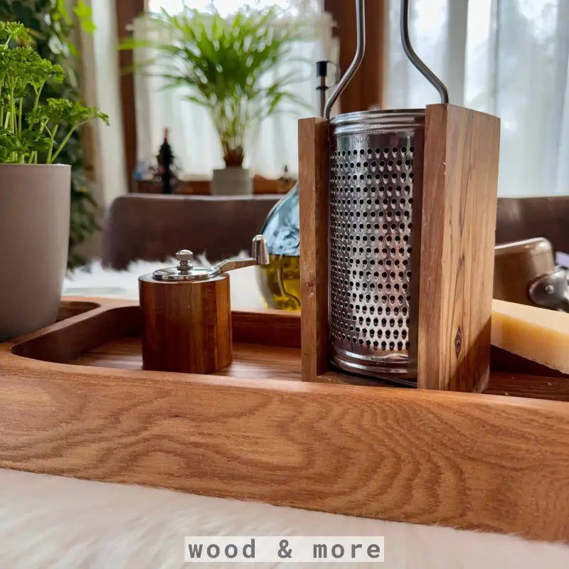 Boxreibe in Halter für UNIKAT Snack Bite Board aus Ulmenholz, perfekt für Fingerfood
