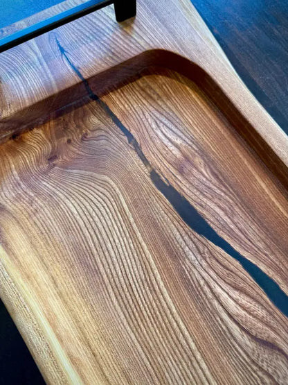 Holz Servierbrett 70 x 30 mit natürlichem Riss im Ulmenholz für BBQ und Küche