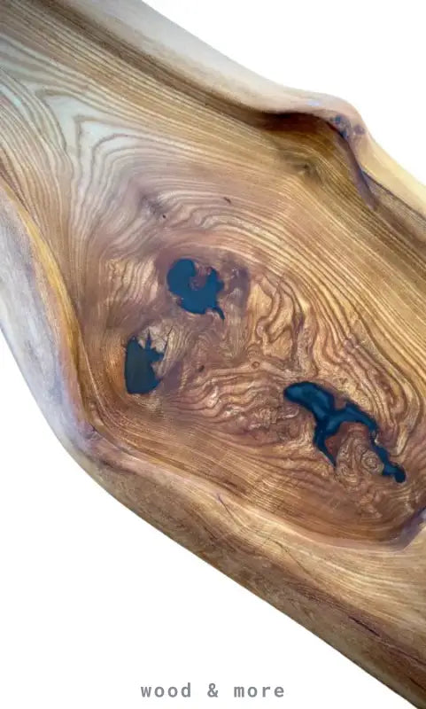 Holz Servierbrett groß mit einzigartigen blauen Harz-Furnier und natürlichen Maserungen